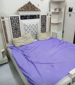 king size bed wooden