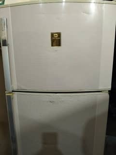 Dowlence ful size fridge for sale