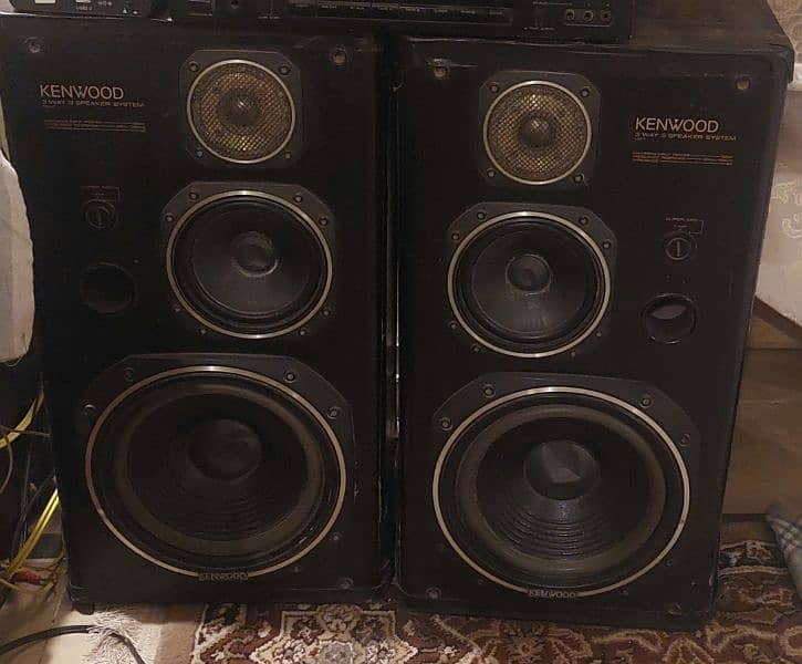 Amplifiers and woofers/speakers 0
