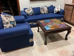 5 seater Sofa Set in very good condition with 9 cussions