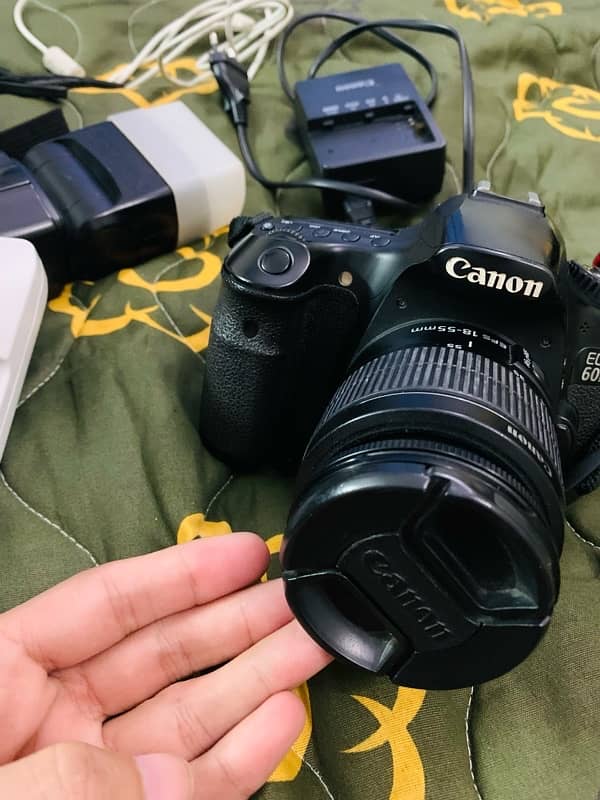Canon EOS 60D DSLR Camera with 18-55mm Lens (SLIGHTLY USED) 6