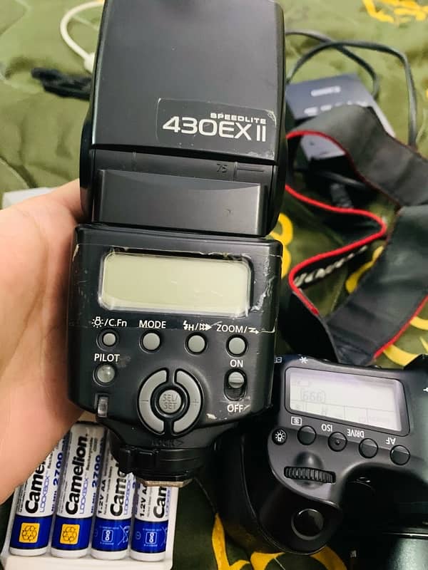Canon EOS 60D DSLR Camera with 18-55mm Lens (SLIGHTLY USED) 12