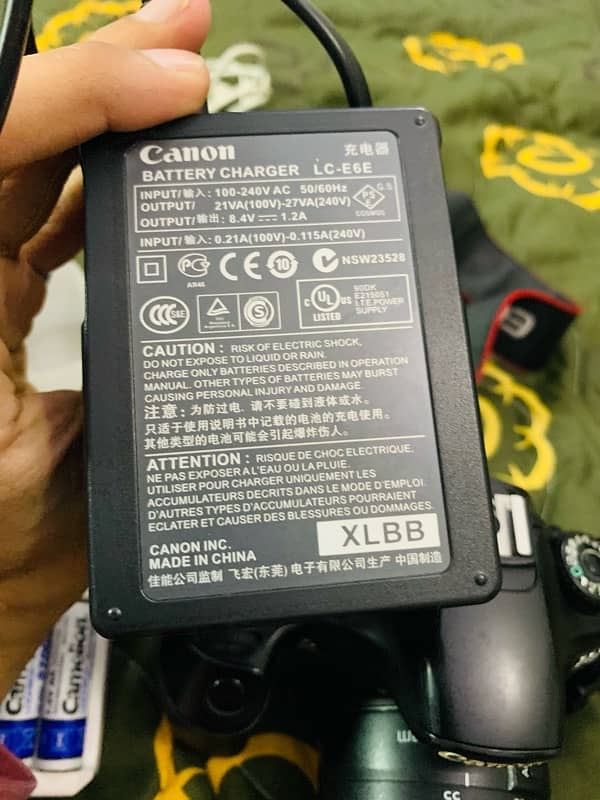 Canon EOS 60D DSLR Camera with 18-55mm Lens (SLIGHTLY USED) 14
