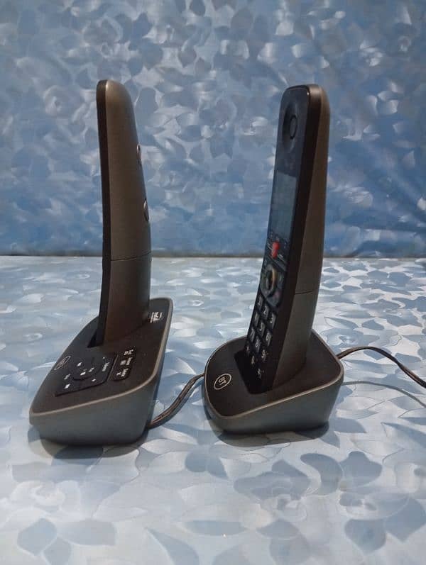 UK imported Bt twin cordless phone with intercom with answer machine 2