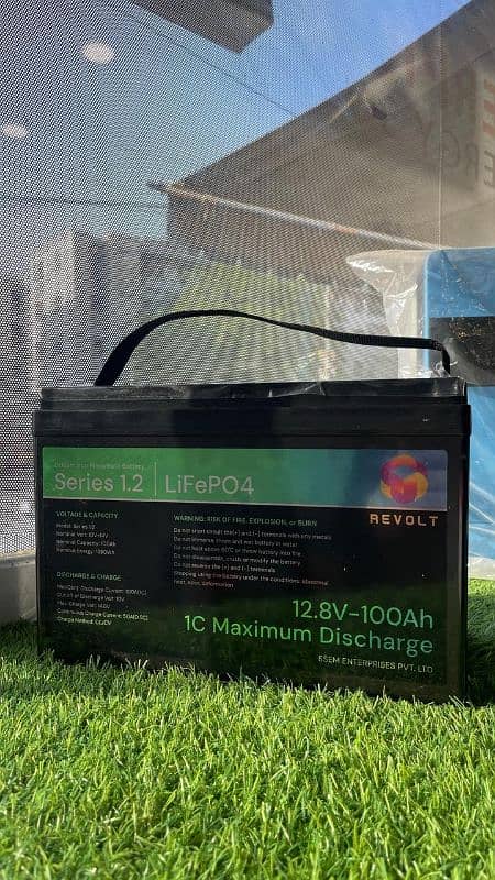 REVOLT 12.8V 100AH  LITHIUM LIFEPO4 BATTERY 0