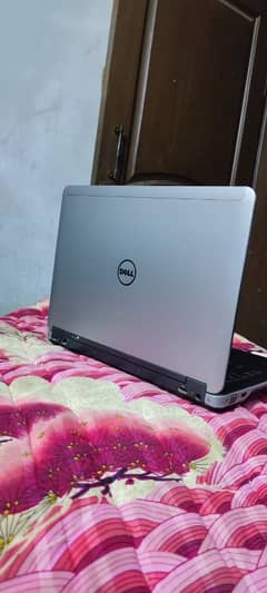 Core i5 4th gen8ram  128SSD 320Hdd FHD display 4hours battery