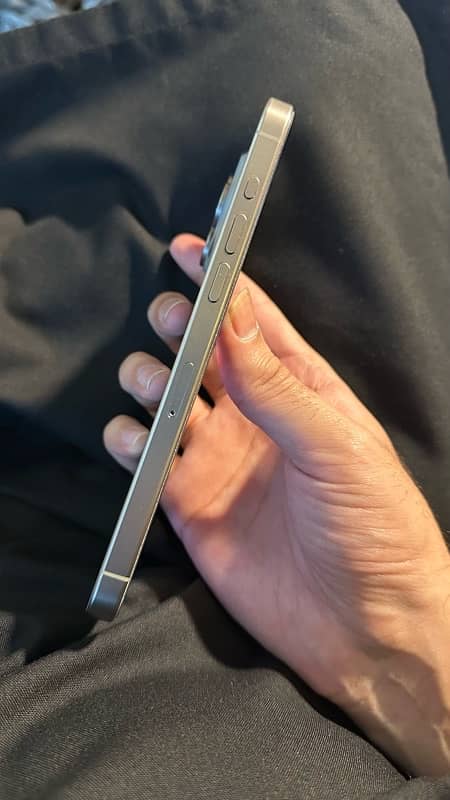 iphone 15 Pro Max 2