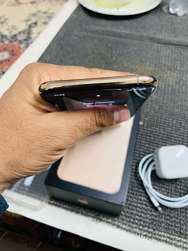 apple iphone 11 pro max 256gb full box pta approved urgent sale 7