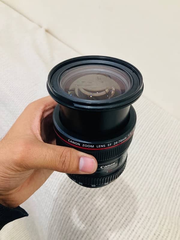 Canon 24-70mm F4L IS USM lense 3