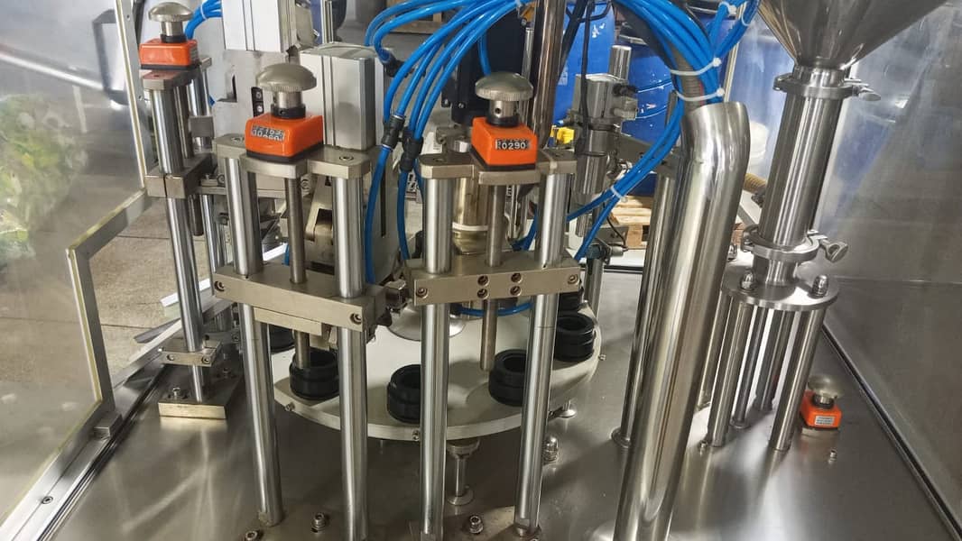 Automatic Soft Tube Liquid /Paste Filling, Sealing, & Cutting machine 8