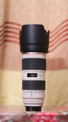 Canon 70.200 mm is ii 2.8 10/10 condition no open no repair