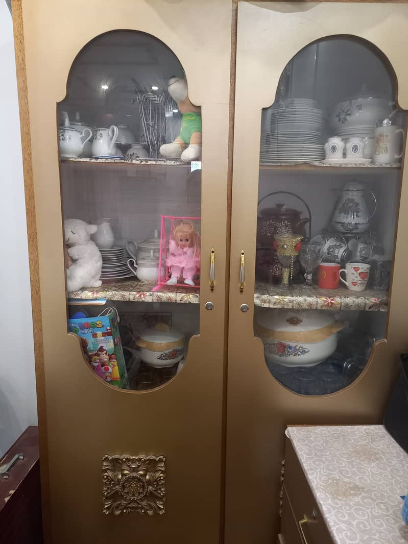 Wooden wardrobe with Glass Doors in very good condition. . . . 0
