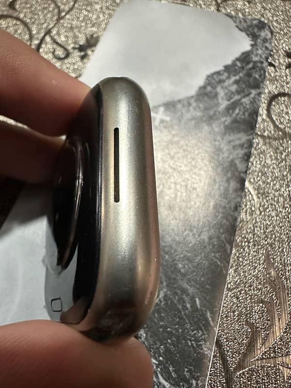 apple series 9 with original box and charger 4