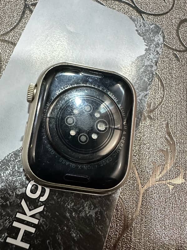 apple series 9 with original box and charger 5