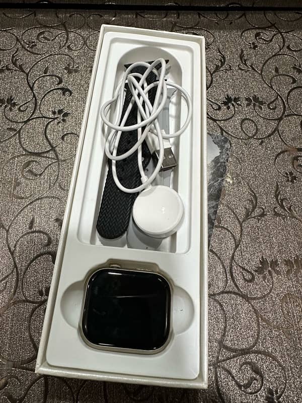 apple series 9 with original box and charger 7
