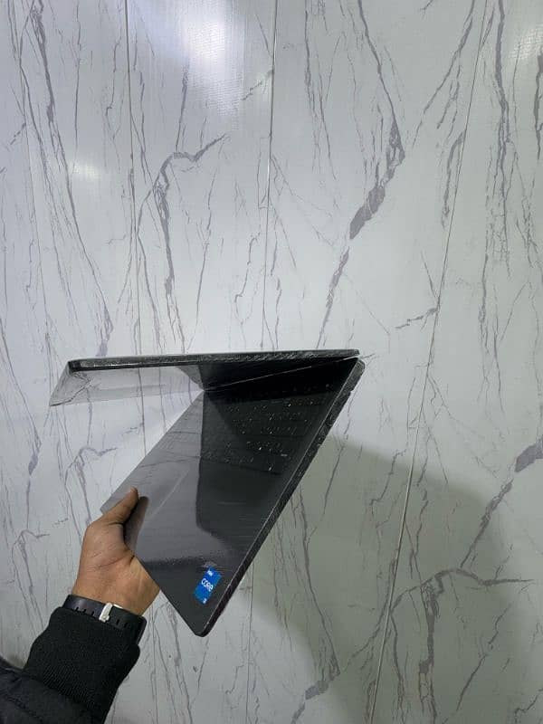 Dell 3520 latitude 2