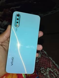 vivo s1 front finger lush condition 4/128