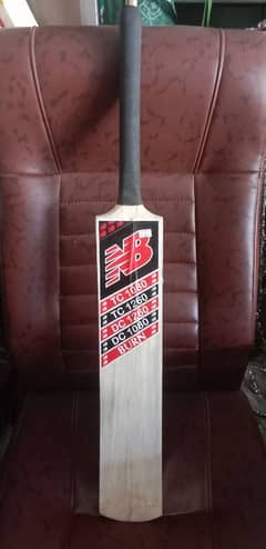 New Balance Standard Wooden Cricket Bat with Excellent Finish