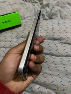 infinix smart 8 plus 4+4 ram memory 64