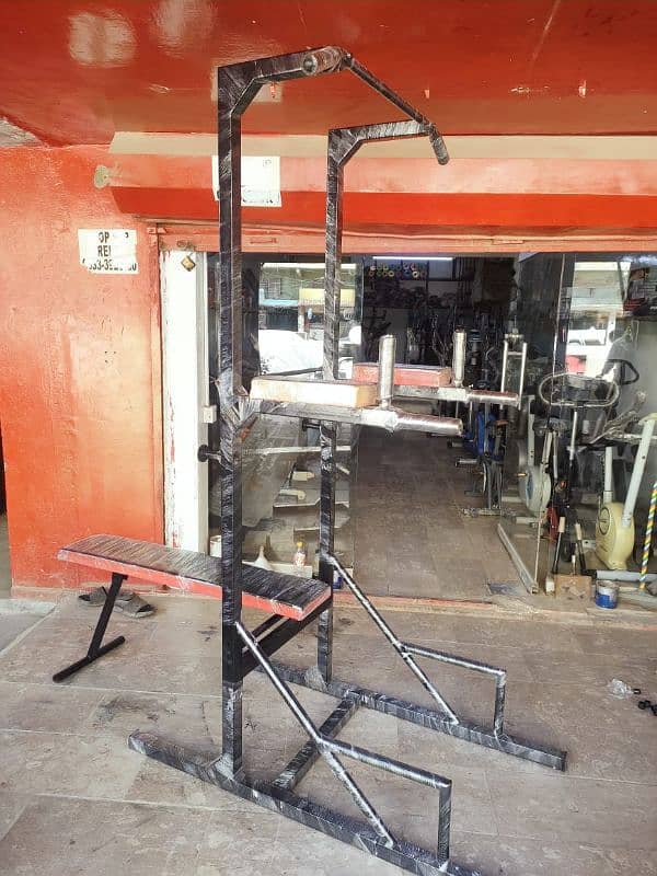 Exercise ( Power tower) bench press 0