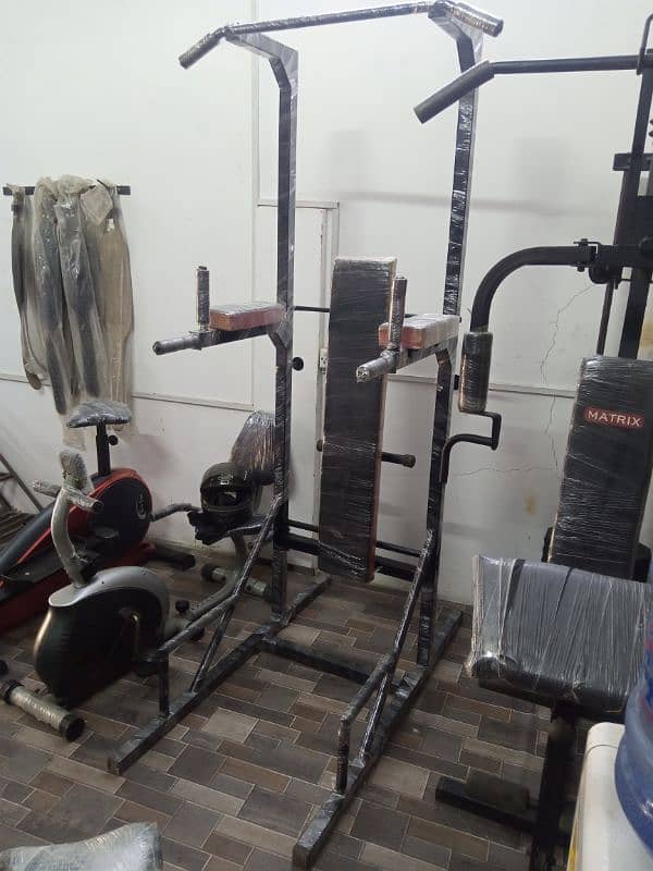 Exercise ( Power tower) bench press 3