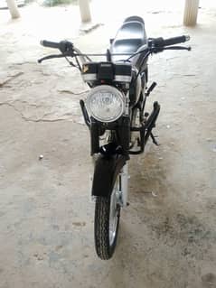 Suzuki  GS 150 Model 2014 Good Condition