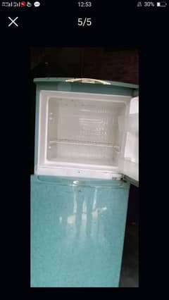 wawes refrigerate urgent sale in good condition