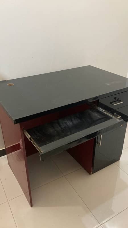 Computer table/call centre table/gaming table mazboot 7