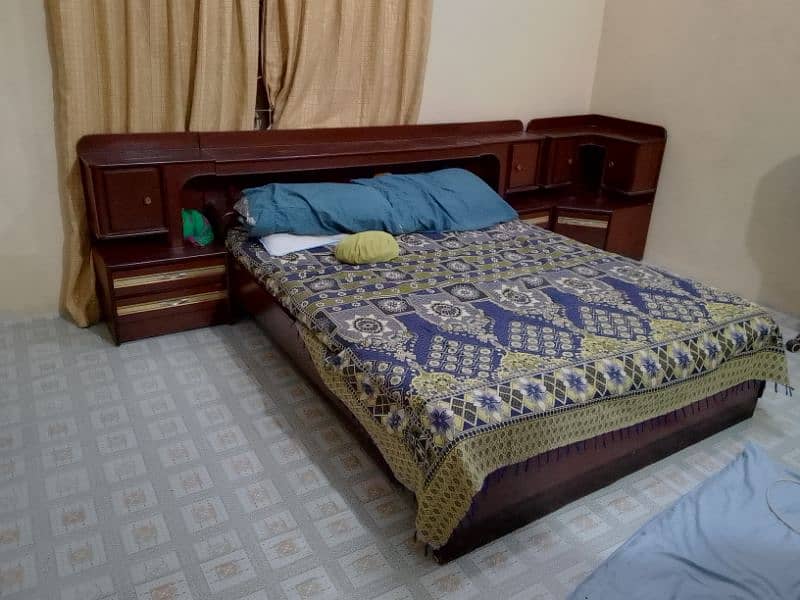Bed Set with Dressing only 13000 0