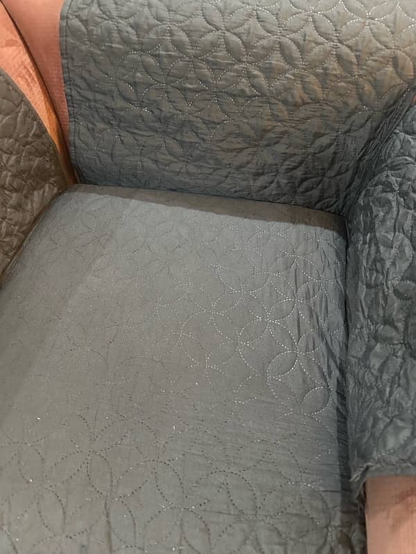 3+1+1 seater sofa covers in excellent condition 0
