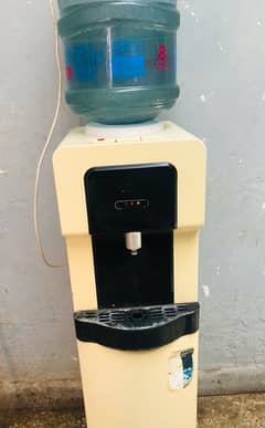 Homage water dispenser