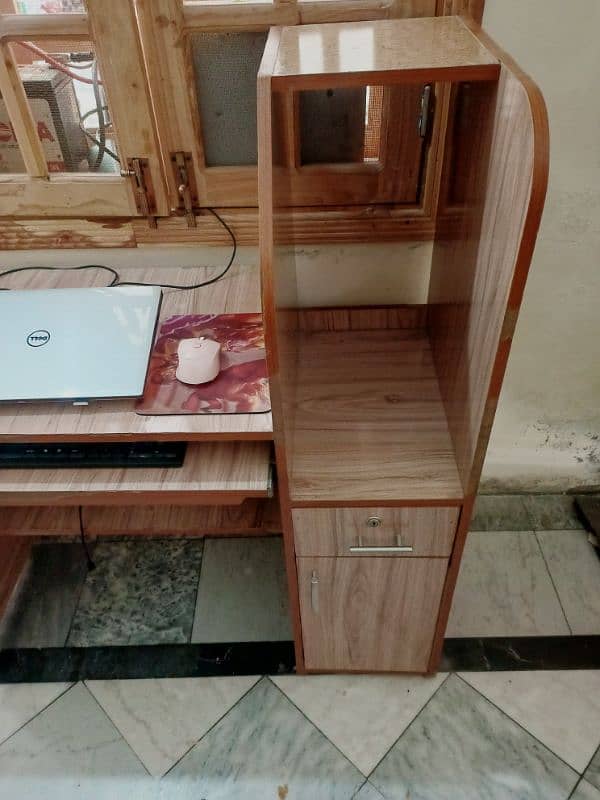 Computer Table 2