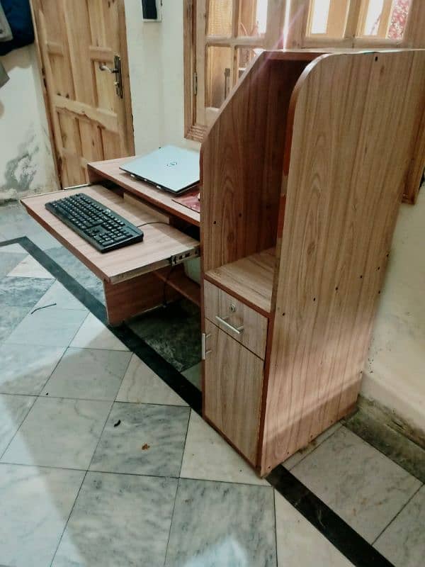 Computer Table 6