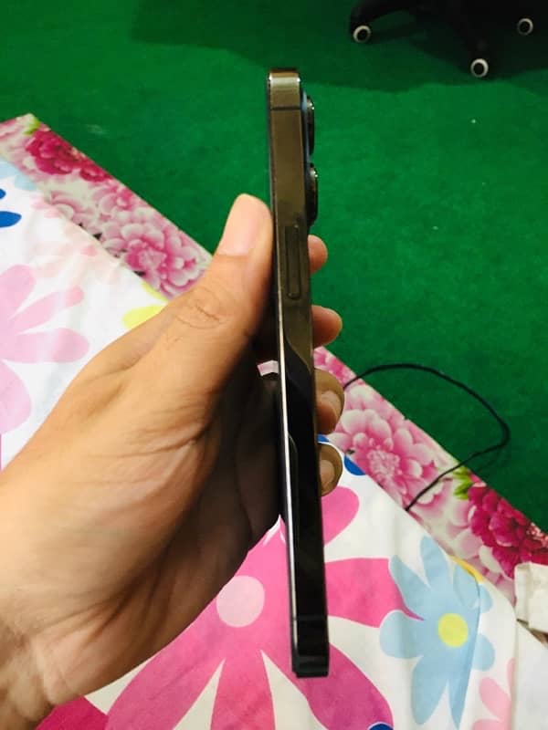 iPhone 13 Pro 256gb for sale in excellent condition Non-PTA 6