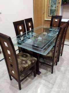 6 Seater Dining table for sale  in mint condition