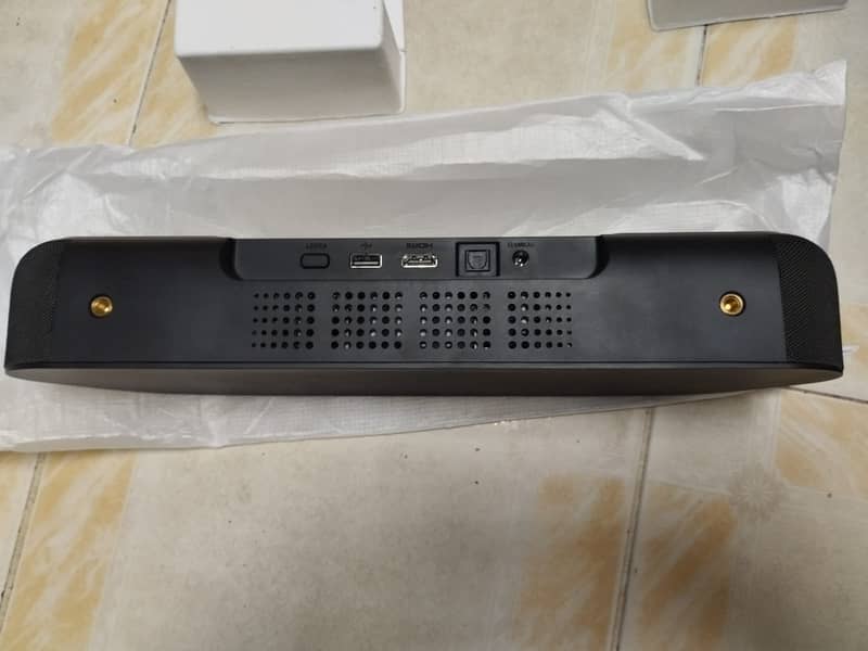 Roku Streambar 4K streaming. Premium audio. All in one 3