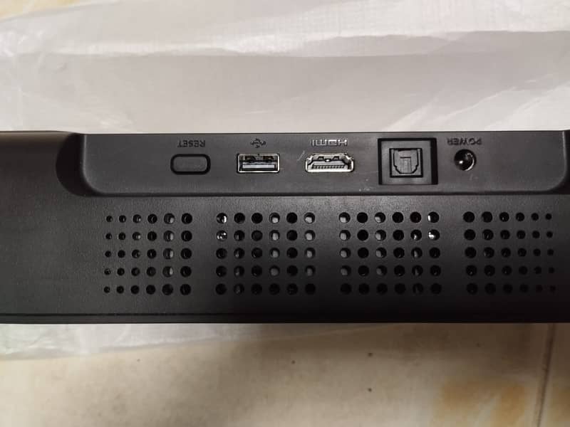 Roku Streambar 4K streaming. Premium audio. All in one 11
