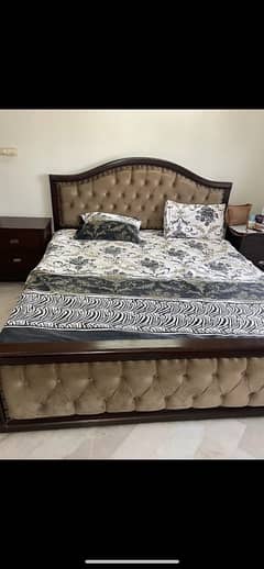 Bed set for sale without mattress