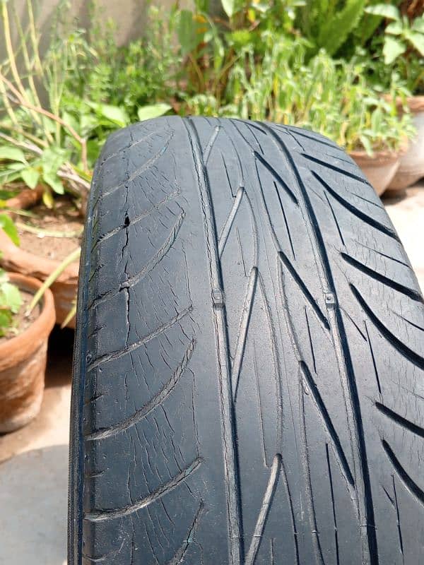 1 Tyre Used 175/70 R13 Tubless Urgent Sale 3