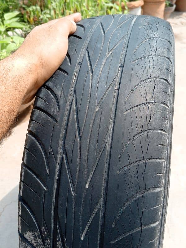 1 Tyre Used 175/70 R13 Tubless Urgent Sale 4