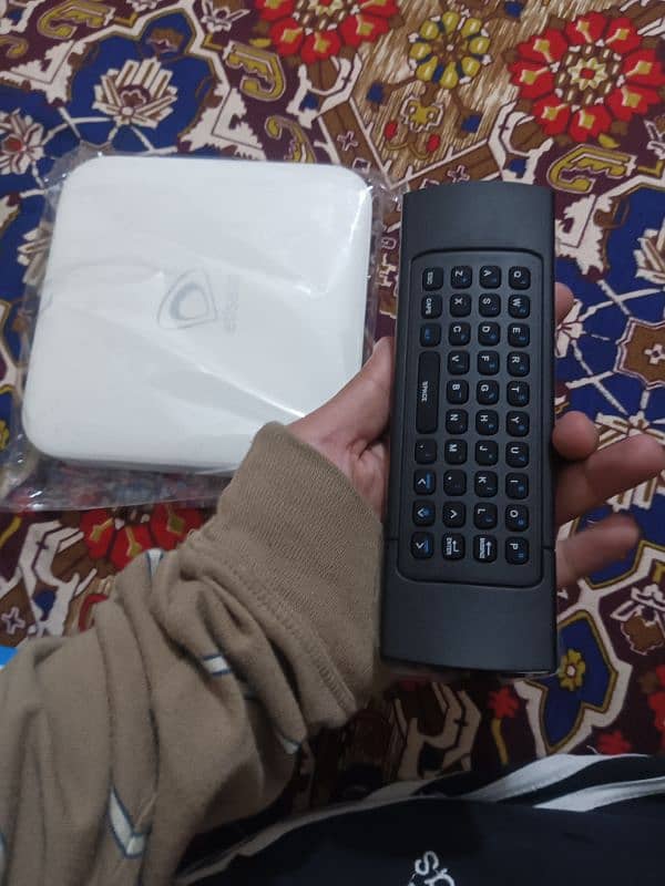 Etisalat version 9 with voice remote available 2
