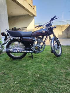 This Honda 125 is for sale at a very reasonable price.