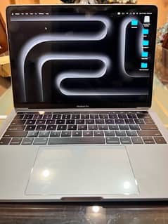 Apply macbook Pro 2017 16/256