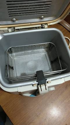 Deep Fryer for sale.