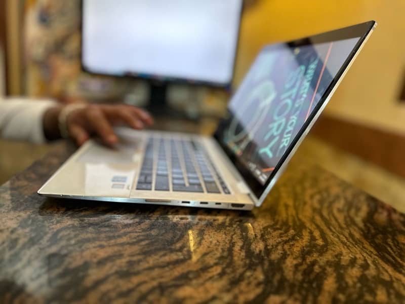 HP ELITE BOOK 1030 G3 x360 4