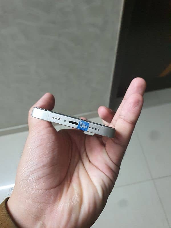 Apple Iphone 13 LLA Factory Unlocked NON PTA 2