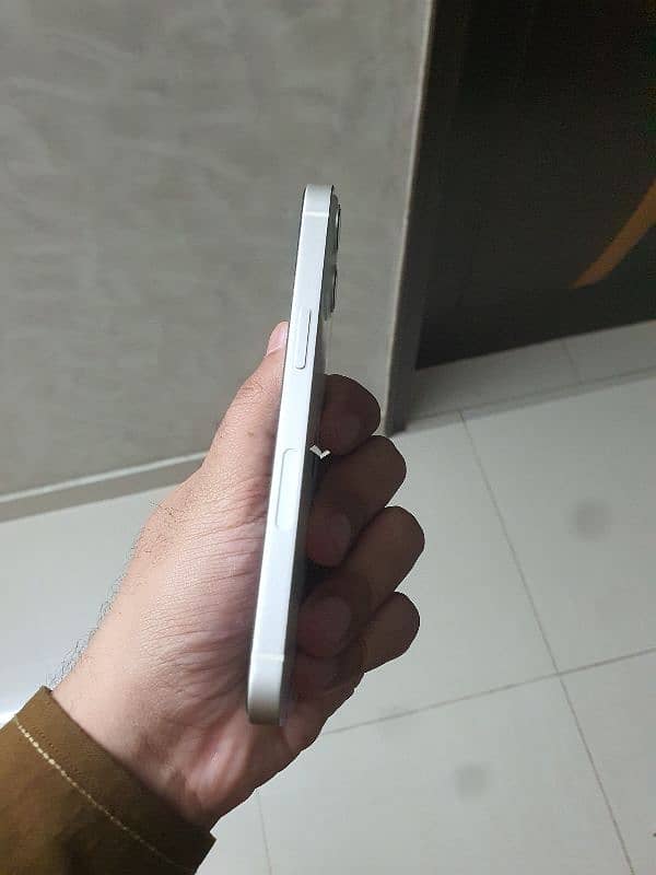 Apple Iphone 13 LLA Factory Unlocked NON PTA 5