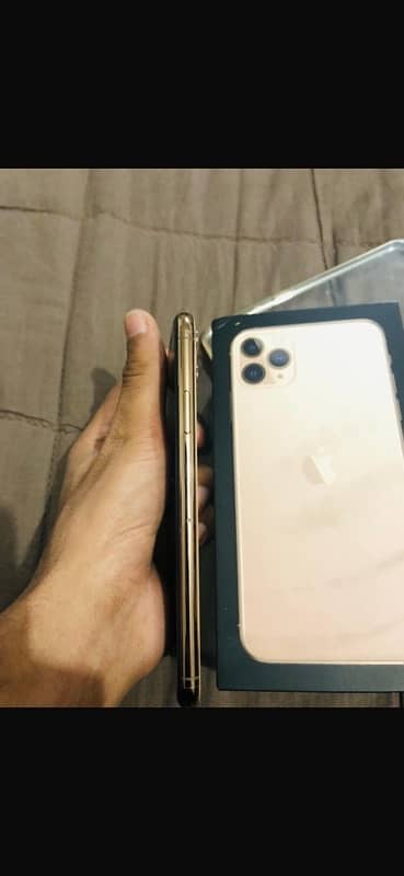 Iphone 11 pro max 4