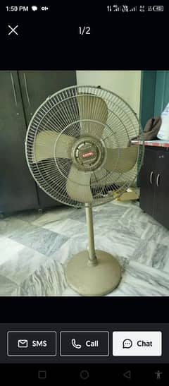 Pedestal Royal Fan