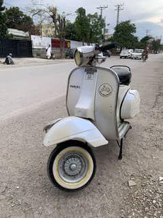 Vespa p150s